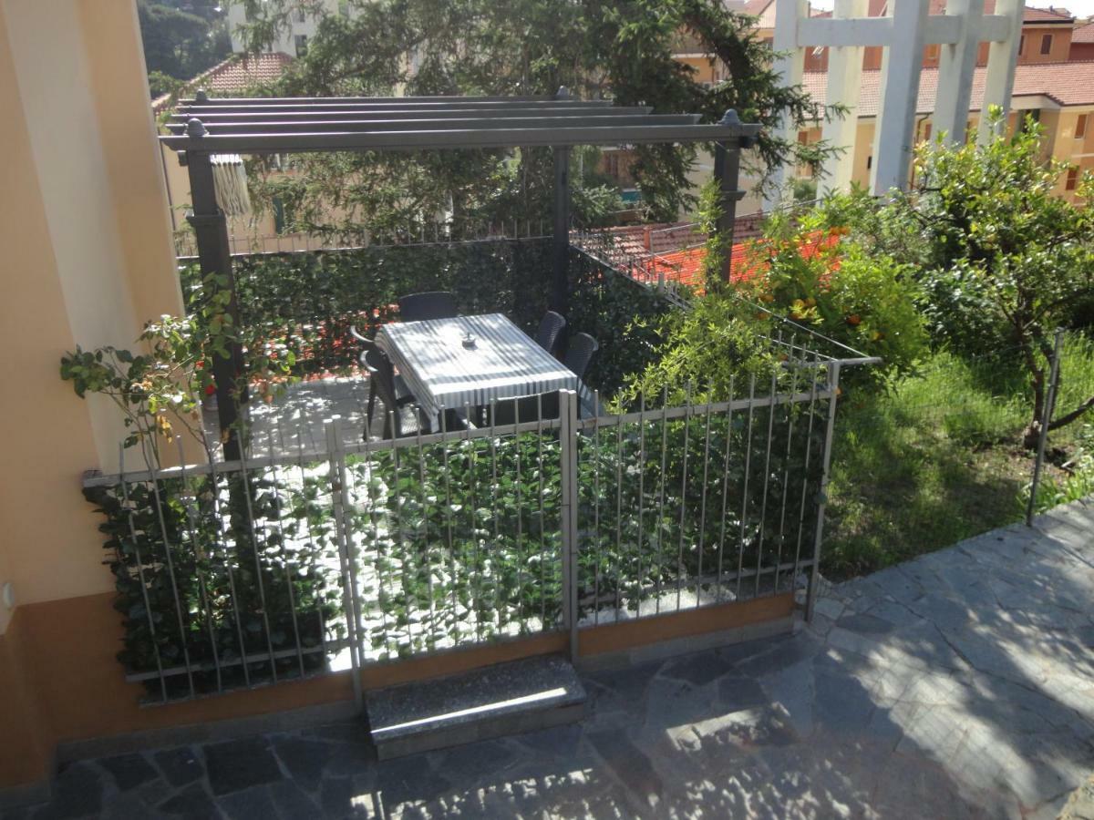 Varazze Apartment Exteriör bild